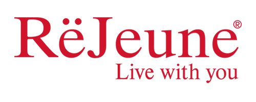 展示「RëJeune」品牌標誌，字體鮮紅色，並附有標語「Live with you」，背景為黑色，強調品牌的親和力和活力。